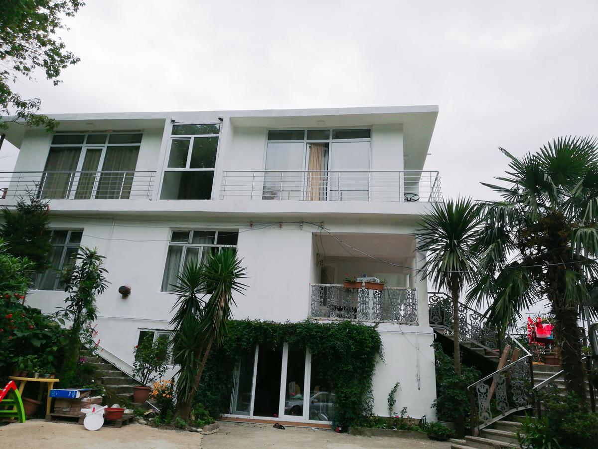 Albatross Kvariati Guest House Exterior photo