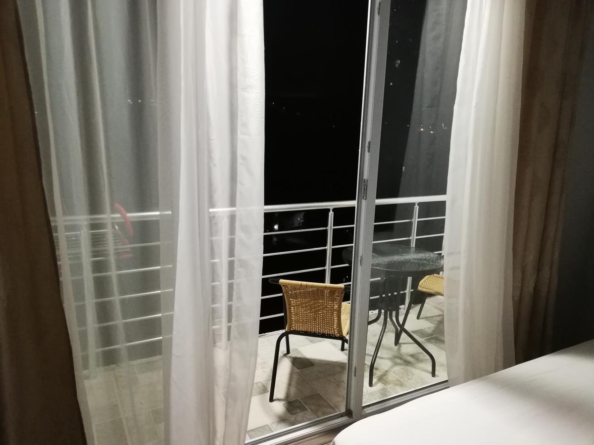 Albatross Kvariati Guest House Exterior photo