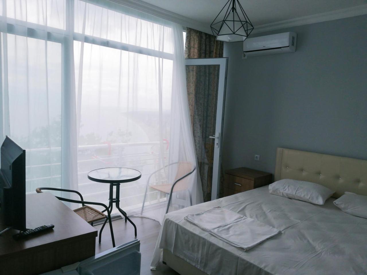 Albatross Kvariati Guest House Exterior photo
