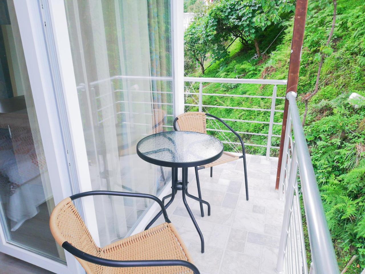 Albatross Kvariati Guest House Exterior photo