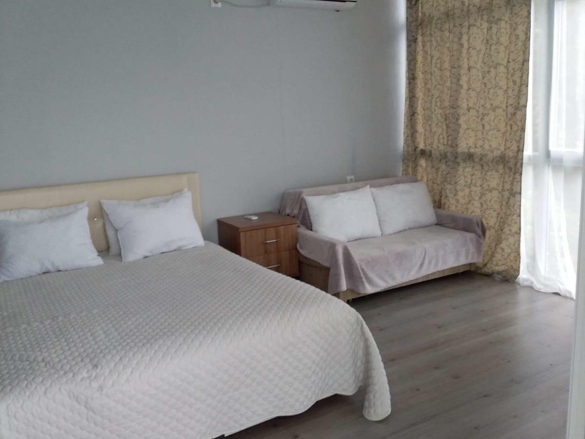 Albatross Kvariati Guest House Exterior photo